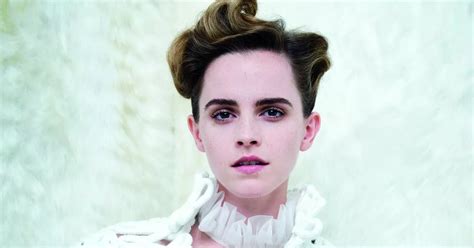 emma watson nuda|Emma Watson poses TOPLESS and flashes her body for totally。